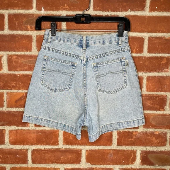 Vintage 90’s Rover light wash high waisted denim shorts - Picture 4 of 6